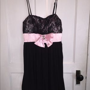 Junior dots dress black with lace and pink trim